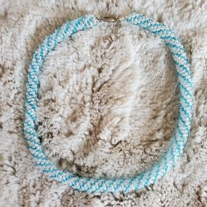 Blue and white beaded short necklace